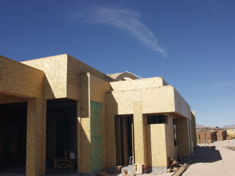 right side view of curved roof